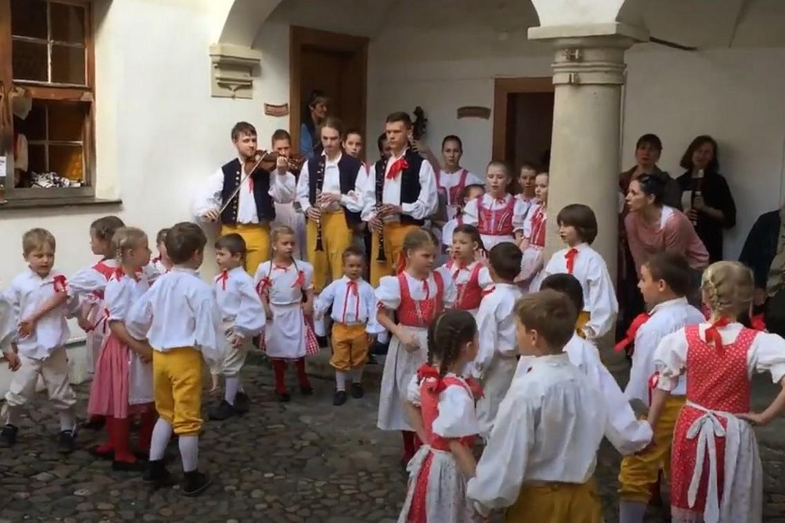 staveni-maje-2018